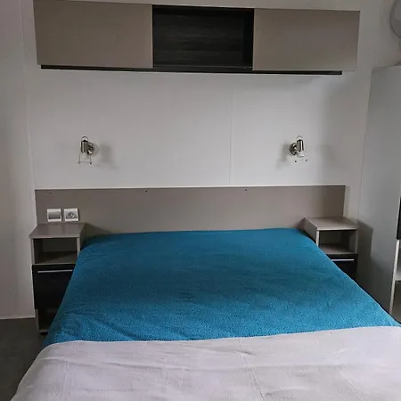 Campsite Spacieux Mobil-home Num227 2 Chambres, 2sdb A 2 Pas Du *