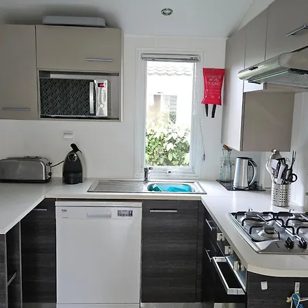 Campsite Spacieux Mobil-home Num227 2 Chambres, 2sdb A 2 Pas Du Gastes